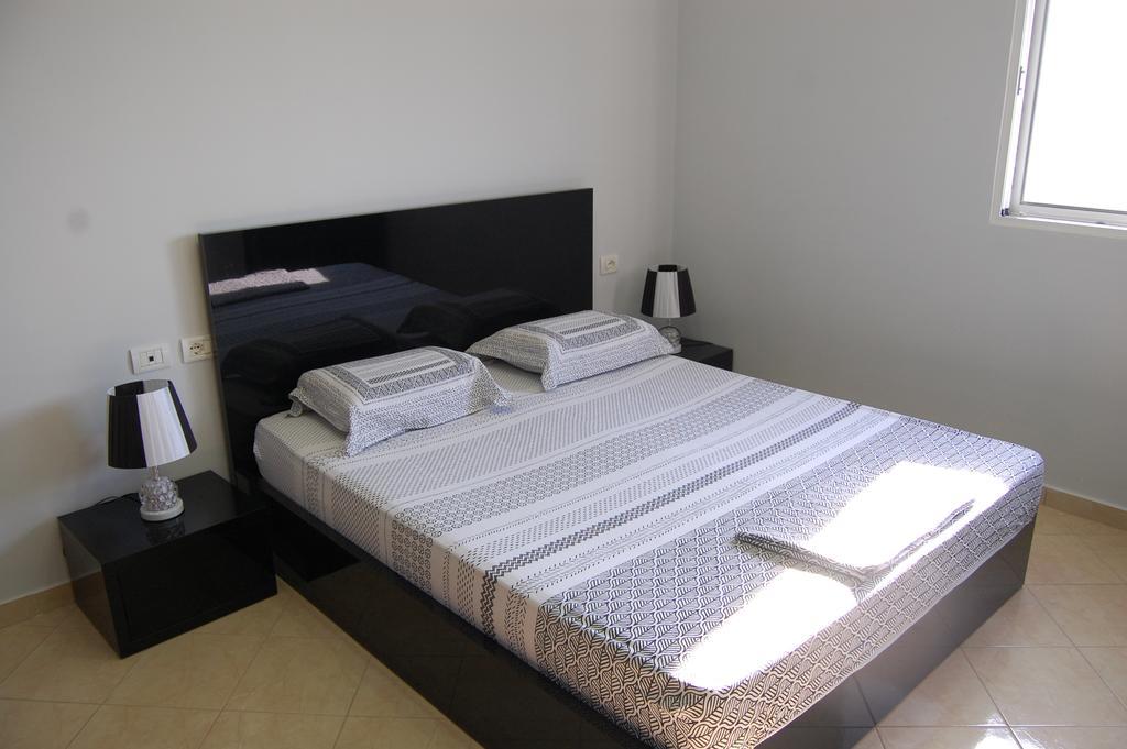 Beach Apartments Era Орікум Екстер'єр фото